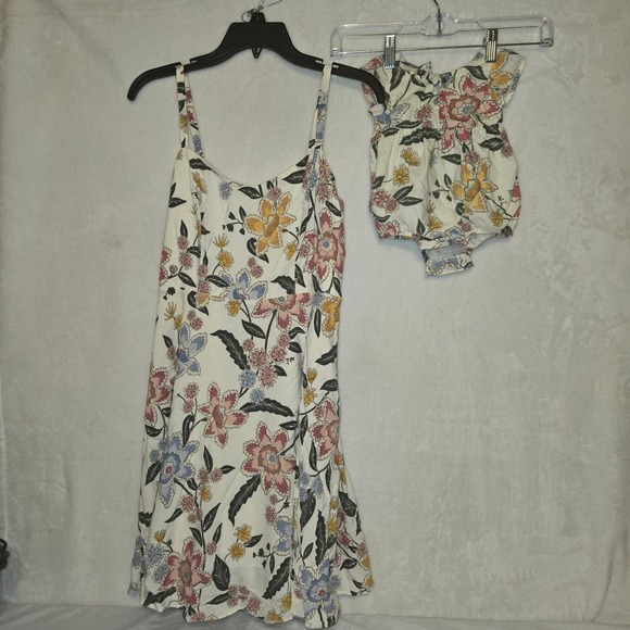 Old Navy Dresses & Skirts - Floral Cami Dress Size M with Matching Baby Onesie size 0-3m